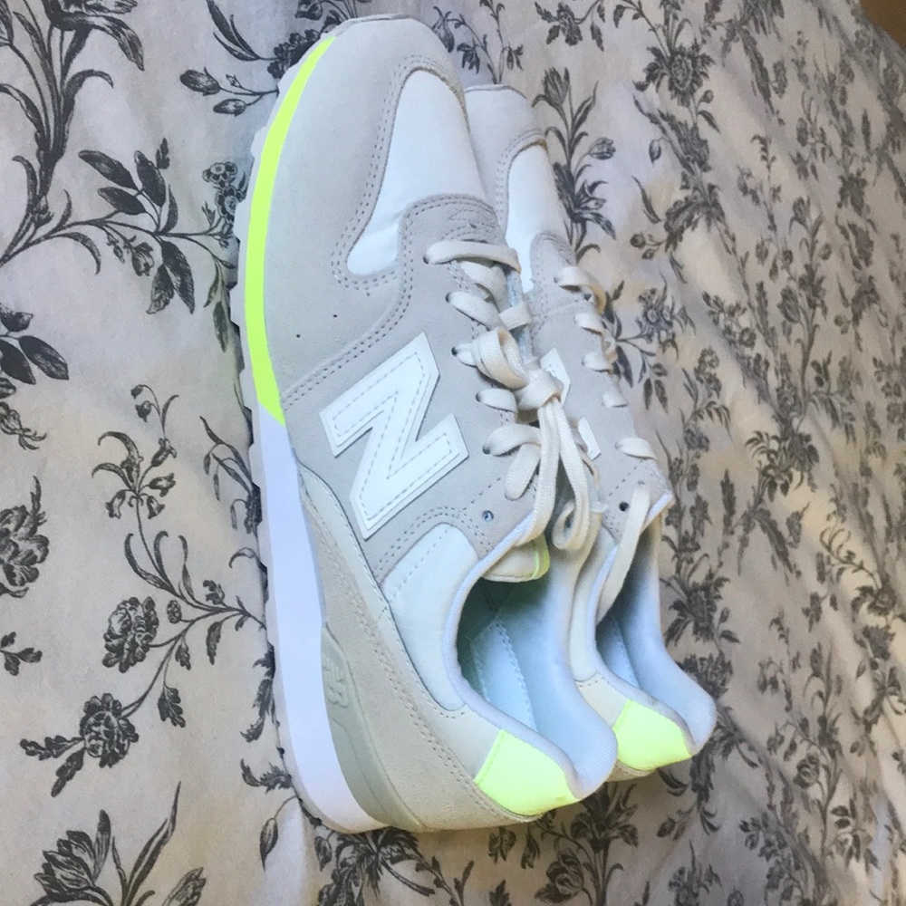 Size 9 New Balance Running Shoes Brand New